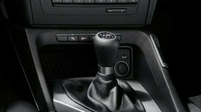 Pommeau de levier de vitesses M gainé cuiret bague chrome (avec soufflet) BMW X1 E84 Authentique