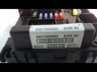 Solde PLATINE FUSIBLE AV
